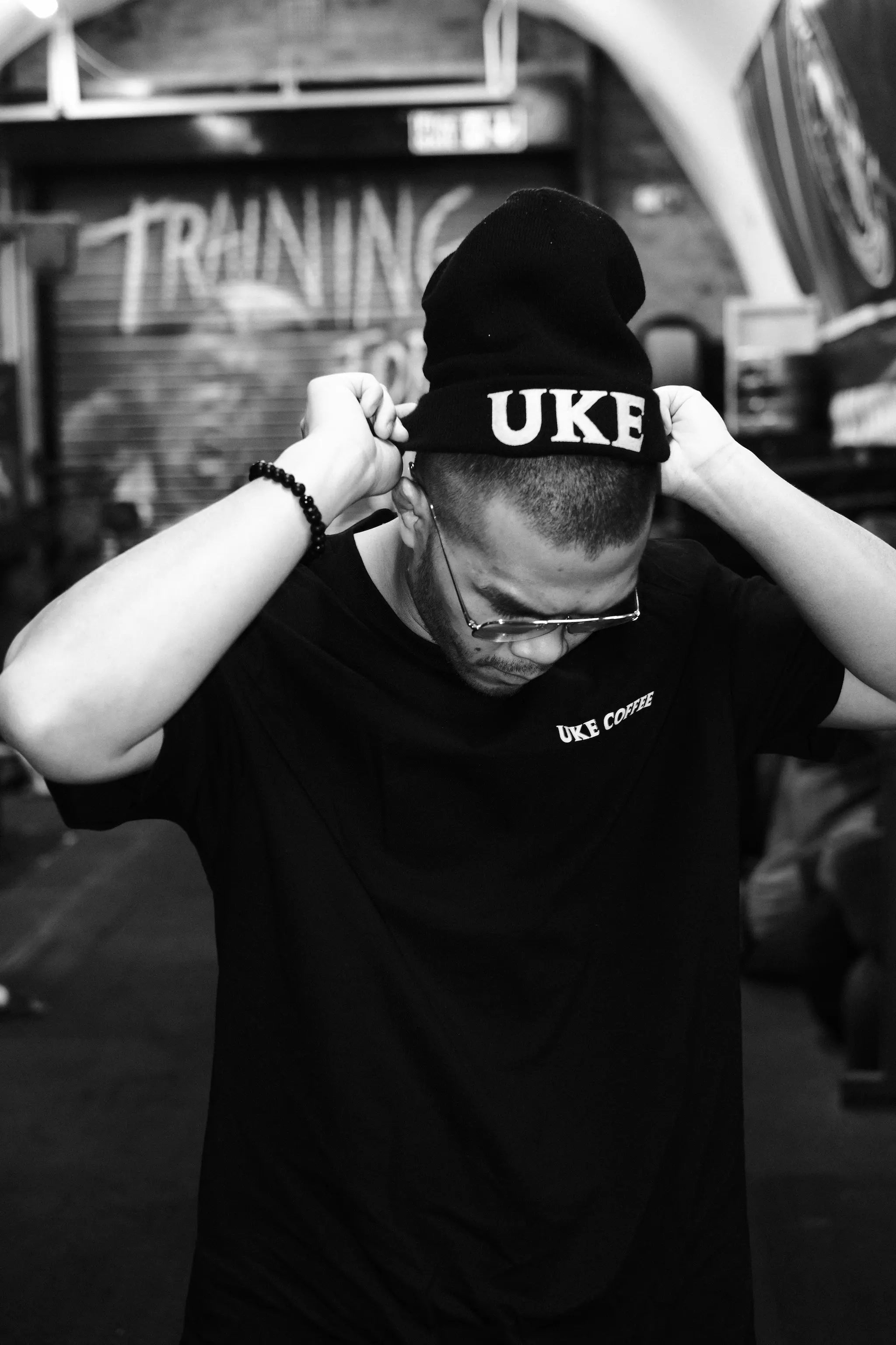 UKE EMBROIDED BEANIE - Black